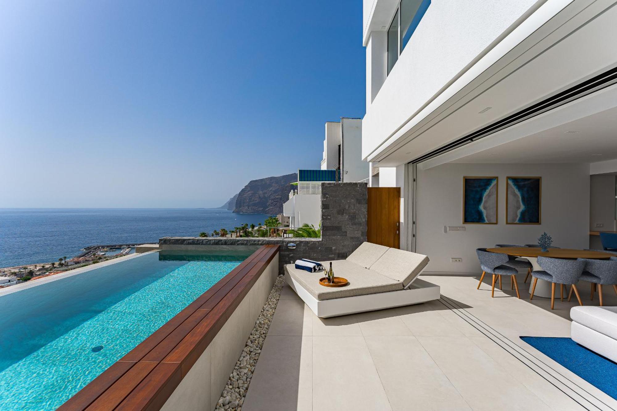 Вилла Aquasuites Luxury Penthouse A01 *